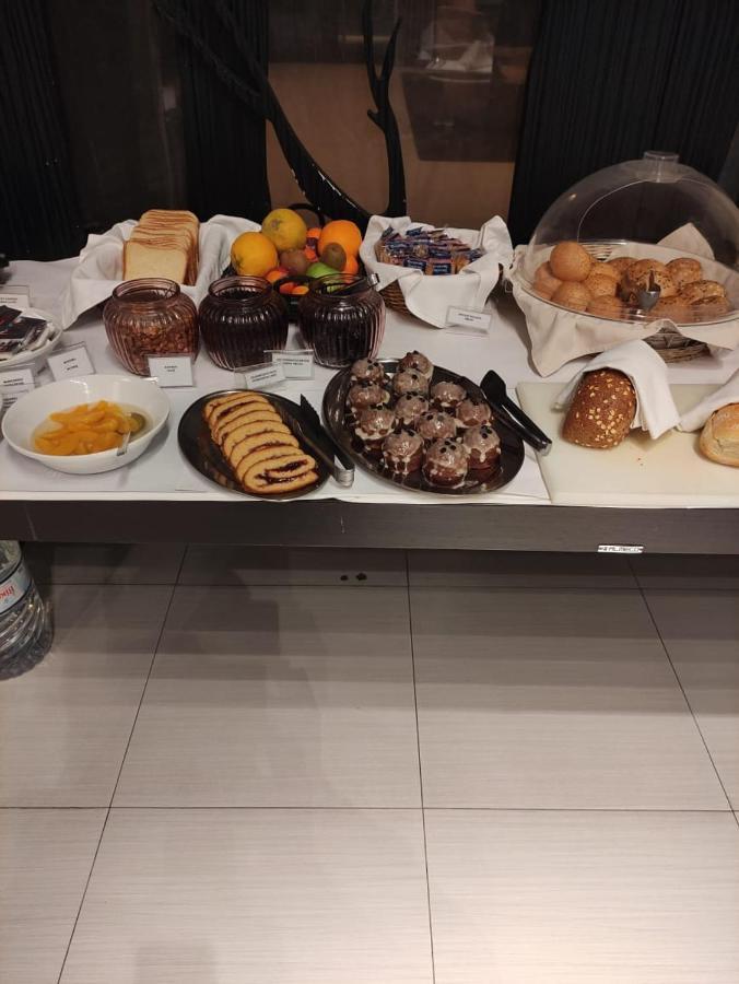 菲力普奥捷尼亚酒店 塞雷 外观 照片