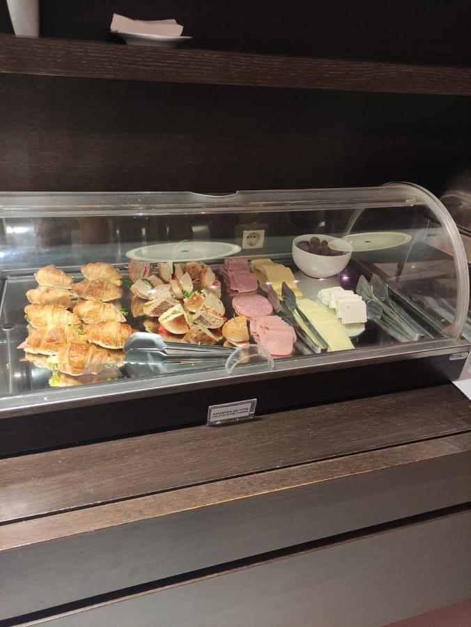 菲力普奥捷尼亚酒店 塞雷 外观 照片